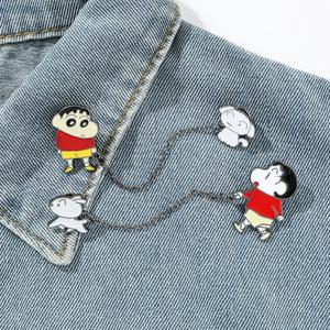 크레용 신짱 만화 피규어 귀여운 금속 배지 산책하는 개 재미 있은 브로치 의류 액세서리 애니메이션 플러시 장난감 코스프레 선물