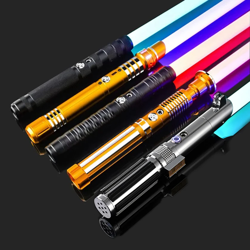금속 손잡이 RGB 코스프레 양날 광선 검 레이저 칼 16 색 변경 LED 전환 가능한 소리와 빛 소년 소녀 선물