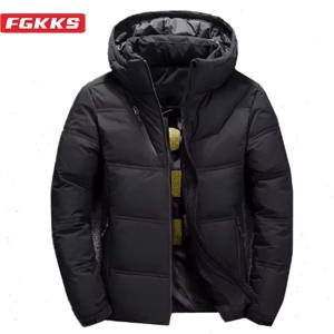 FGKKS 2024 품질 브랜드 남성 다운 재킷 슬림 두꺼운 따뜻한 솔리드 컬러 후드 코트 패션 캐주얼 다운 재킷 남성