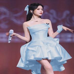 우아한 새틴 이브닝 가운 아름다운 생일 드레스 학생 공주 스타일 중반 허리 짧은 치마 민소매 성인 행사