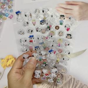 새로운 만화 스누피 3D 크리스탈 스티커 크리 에이 티브 소녀 Diy 휴대 전화 케이스 장식 스티커 어린이 보상 스티커 장난감 선물