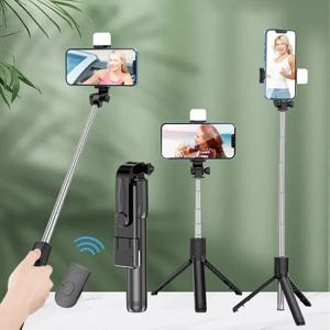 Selfie 스틱 텔레스코픽 여행 휴대용 삼각대 휴대용 전화 스탠드 700mm 램프 블루투스 원격 확장 가능한 전화 삼각대
