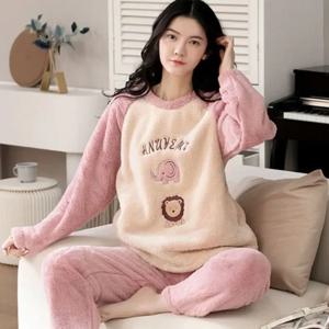 겨울을위한 따뜻한 잠옷 두꺼운 따뜻한 플란넬 잠옷 학생 긴 소매 만화 숙녀 Loungewear Setpajamas 여성 제공