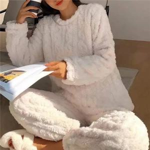 겨울 여성 잠옷 세트 산호 벨벳 푹신한 Homewear 두꺼운 두 조각 Loungewear O 넥 잠옷 부드러운 따뜻한 레저 슈트