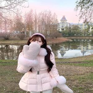 시크한 한국 스타일 여성용 코튼 재킷, 큰 퍼 칼라와 허리 조절 기능이 있는 중간 길이 트렌디 아우터, 출퇴근용