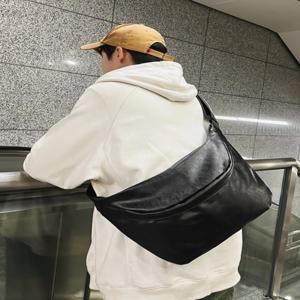 레트로 스타일 남성 크로스바디 백 패셔너블한 만두 모양 스포츠 출퇴근 가방 대용량 캐주얼 싱글 숄더 백