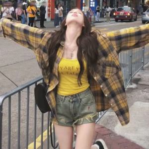 시크한 노란색 격자 무늬 루즈핏 여성 셔츠 얇은 한국 스타일 통근 패션 자외선 차단 겉옷 긴 소매 폴로 칼라