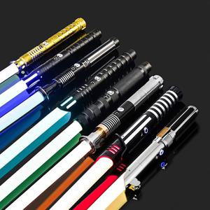 RGB 메탈 광선검 듀얼 스무스 스윙 레이저 검 사브르 데 루즈 16색 변환 16가지 사운드 FOC 레이브 플래싱 장난감