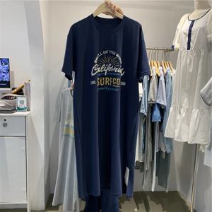 캐주얼 홍콩 스타일 티셔츠 드레스 여성 여름 루즈 롱 스플릿 디자인 센세이션 프린트 슬립웨어 스커트 외출용으로도 착용 가능