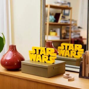 MINISO 디즈니 700PCS 75407 벽돌로 만든 우주 전쟁 로고 빌딩 블록 3D 장식품 건설 벽돌 장난감 크리스마스 선물