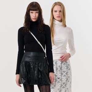 핑거홀 셔링터틀넥 티셔츠 [3COL] /WBD4L01534