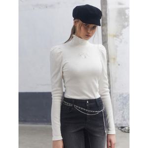 [하프클럽/아이보리 볼륨소매 자수 포인트 하이넥 티셔츠 EQ4OTL03