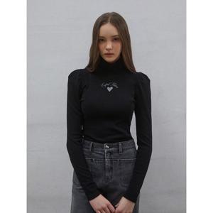 [하프클럽/블랙 볼륨소매 자수 포인트 하이넥 티셔츠 EQ4OTL03