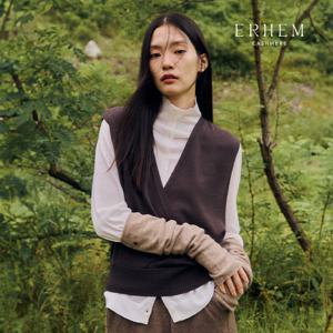 에르헴 25FW 소모사 화이트 캐시미어 100 시어 랩베스트 1종