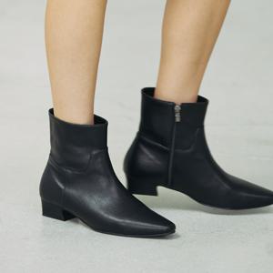 [정상가 174,000원] 4Colors_카우레더 슬림 토우 레더&스웨이드 앵클 부츠 l KM419
