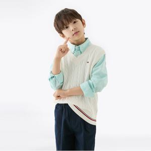타미힐피거 글로벌 스트라이프 케이블 베스트 (T42F7WVT250BT2YA8)