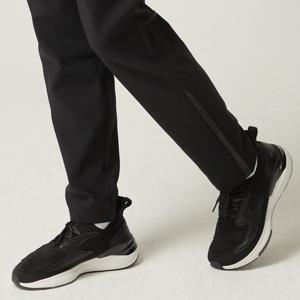 르꼬끄 [정상가 209000]공용 운동화 R820 오버니트 QN323LCR92_BLK