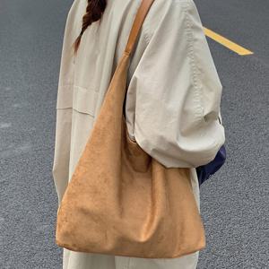 [최초가 74,800] 리안리 스웨이드 가방 호보백 가을 겨울 숄더백 파우치 포함 M181