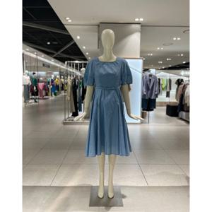 [씨씨콜렉트] C252MSE138 볼륨슬리브 스퀘어넥 원피스