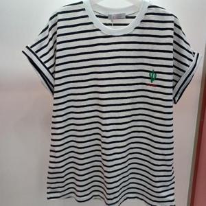 Latium HC06 국내생산 엉덩이길이 롤업 캡소매 단가라 라운드 면티 T2523ts43B