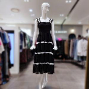 [르니앤맥코이] 스퀘어넥 레이스 포인트 샤 롱원피스 MM07OP500