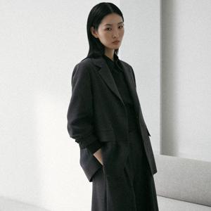 르네크루 25FW 울캐시미어 오버핏 슬릿재킷 + 스크런치