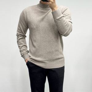 [바쏘옴므]남성 슬림핏 베이지울캐시미어 반폴라니트ABGWSY4WN78