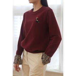 [비꼴리끄(여성)]소매배색 자수 기모 맨투맨 B222WT7050
