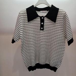 Latium HC06 깔끔하고 부드러운 펀칭 단가라 소이 반오픈 카라 반팔 니트티 T2523sw10B