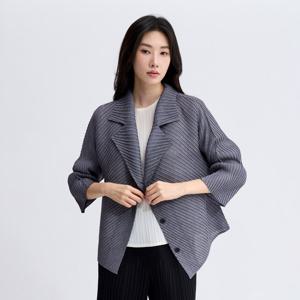 [플리츠미(여성)]딧시 프린트 오블리크 플리츠 자켓_PPJKF025006
