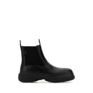 BURBERRY 블랙 가죽 앵클 부츠 8092588 A1189