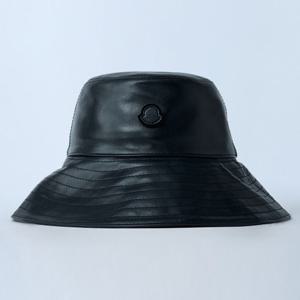 25 FW 몽클레어 x EE72 에드워드 에닌풀 로고 패치 버킷햇 블랙 3B00004 M6584 999