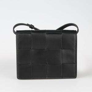 [BOTTEGA VENETA] 맥시 인트레치아토 미니 카세트 크로스백 574051 V3UO2 8803