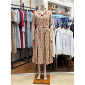 BCBG 세이브존02 카라 플라워 펀칭 원피스 B5B5O645