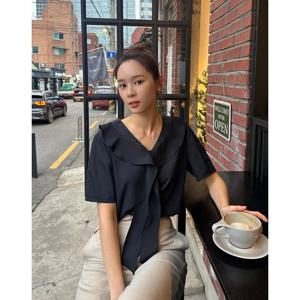 헤지스 여성  CITY ESSENTIAL 반팔 타이장식 블라우스 다크네이비 HSSH5BP34N3