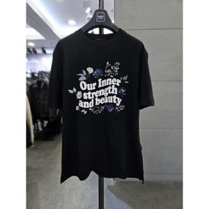 바쏘옴므 세이브존03 바쏘 25 블랙 면 혼방 플라워 자수 라운드넥 반팔 티셔츠 BSAGZ2KR21ABKA