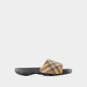 버버리 뮬 슬리퍼 8102139B9368 BEIGE