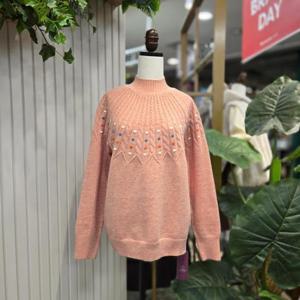 스테파니 HC05 반폴라꽈배기폼폼니트T A24SW4442HK