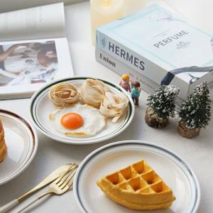 은은한 컬러감의 마시피렌체 디오네 접시 소