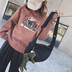 캐주얼가방 반달 크로스백 하프문 데일리 백 M11230