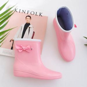 갓슈 피엘유광 볼륨리본 미들 레인부츠