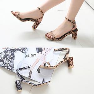 [애슬릿] 호피 무늬 스트랩 스트랩 샌들 힐 7cm