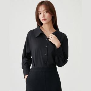 플라스틱아일랜드  (PR3WB861) 카라변형 라글란 블라우스