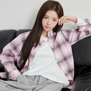 [지오다노] 여자 체크 긴팔 루즈핏 플란넬 셔츠 345911