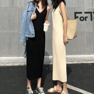 여자데일리룩 사선 골지 니트 롱 원피스 브이넥 여름 나시 데일리