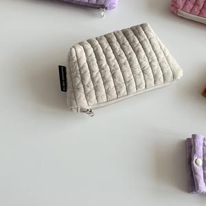 패딩 크림 파우치 (Padded cream pouch)