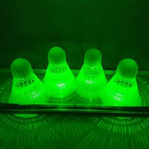 타토 스피드배드민턴 LED 셔틀콕 4PCS / 야간필수품 바람저항