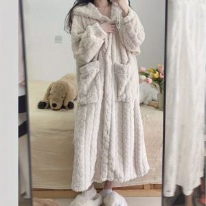 TEMU 여성용 편안한 부드러운 파자마 세트 - 리브드 디자인, 베이지 목욕복 및 매칭 팬츠, 둥근 넥, 가을/겨울 편안함에 적합, 겨울용 루앙웨어 | 둥근 넥 가운 | 부드러운 질감|샤워가운