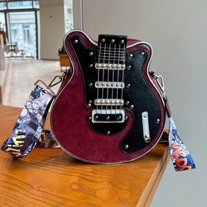 TEMU 조절 가능한 스트랩과 리벳 장식이 있는 빈티지 감성의 기타 모양 크로스바디 백, 음악 애호가들을 위한 블랙, 노란색, 흰색, 파란색, 빨간색 옵션, 음악을 사랑하는 사람들을 위한 기타 백