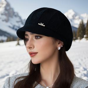 TEMU 여성용 시크한 플리스 안감 베레모 - 귀 보호 기능이 있는 아늑한 니트 겨울 모자, 야외 활동 및 여행에 완벽, 편안한 니트 모자